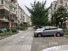 大露台!四房地铁口,交通便利,诚意出售