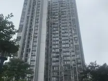 商品房,楼下有公交车站,地理位置好