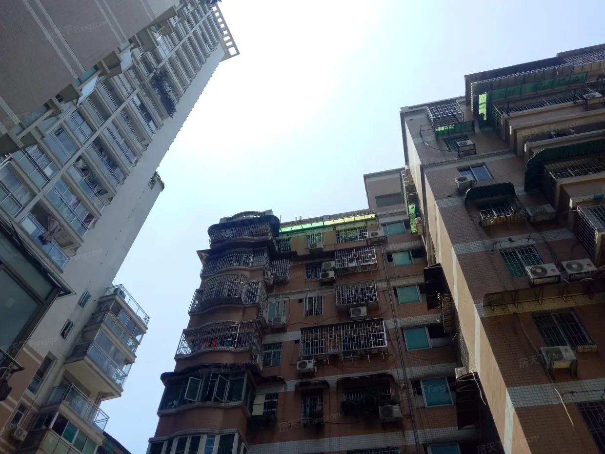德意居