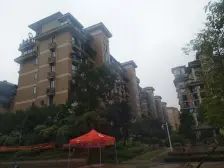 照母山 洋丰圣乔维斯四房298万