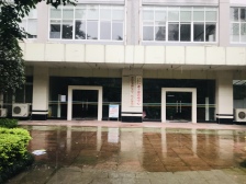 杨家坪商圈西郊+公务员小区住家环境好