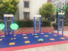 近万达,中间楼层,看房方便,满五的小三房