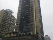 三峡广场,小一房,出行方便,证在手,空户口