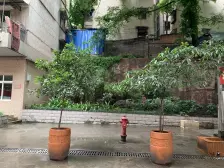 石桥铺轻轨站带露台精装两房