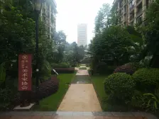 精装修洋房底跃,朝公园,带地下室,带车位,前后花园