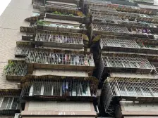 石桥铺精装小高层 三室 保养好拎包入住