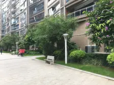 小区第三排 一梯两户 房子南北朝向 采光通风不错