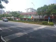 中南路悦泰林里南北四室 上下两层 环境好得房高