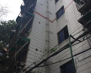 北站东二路11号3室1厅南北