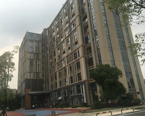 世茂水城1室1厅东南