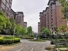 交通便利,地铁口旁,商场旁,出行便利,购物方便