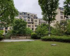 带产权车位近地铁精装电梯房,产权清晰,新上房源