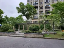 电梯房,南北通透,环境优美,近地铁