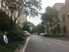 主卧朝南,精装修,交通便利,二梯四户