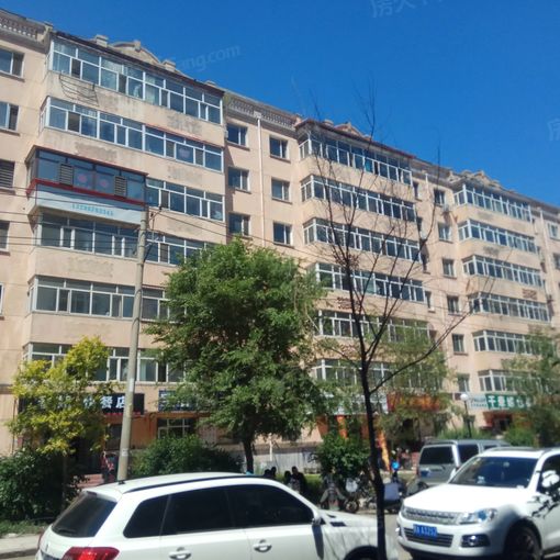 科大小区1室1厅1卫南朝向2000.00元/月出租