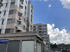 中层两房 精装修,户型方正,采光通风都很好