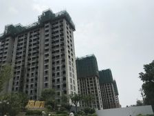 新小区70年大产权,小区绿化好,环境好。