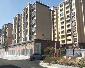 房屋三室两厅,采光好,交通便利,配备16平小间