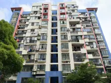 中环边05年商品房 位置好 飞机户型 自带公园停车方便