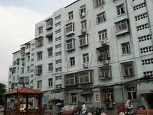 祥和小区,房型周正,地理位置佳,人流量大,价格适中