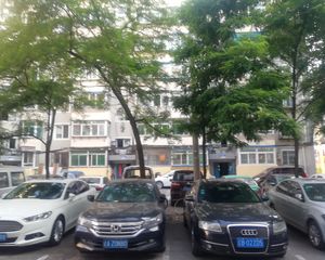保工地铁口 格局好 不挡光位置好 公摊小 采光好。