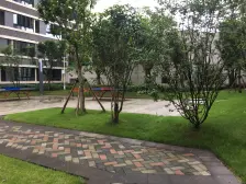 此房户型方正,楼层采光好,地铁站旁方便出行。