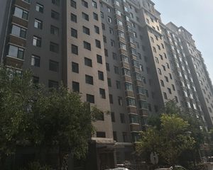 燕山立交桥三居室电梯洋房带车位地下室