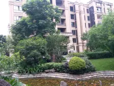 新小区,大户型跃层洋房,带花园,诚心出售
