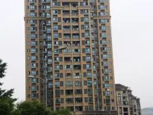 头排观江洋房底跃带车位 前后私家大花园,居家舒适