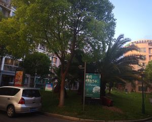店长推荐有阁楼,张江后花园交通便利通行40分可达张江