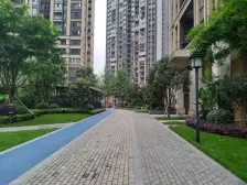 品质楼盘,住家装修,视野开阔,正规小三房