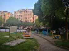 采光足视野好诚心出售+平顶阁楼+楼台