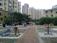 隆泰苑小高层,靠赣江公园,小区自带农贸市场