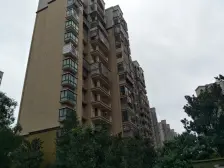 户型方正 房屋实际使用面积大 停车方便