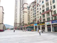 次新小区 电梯顶跃 住家精装修 带露台