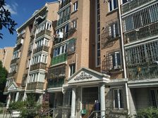 前滩辐射板块、三林优选大三房,两卫;11、6双轨