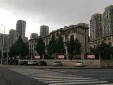 绿地玫瑰城 南北通透,采光好 装修好,环镜优美 视野好,诚心出售