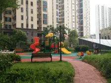 艾湖家园,小区环境优美,超大4房,带中央空调地暖,诚心出售