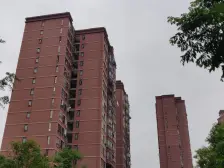 近红谷滩 盛世华庭东区 大两房带车位诚心出售随时看房