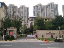 全明户型,采光好。小区保安24巡逻