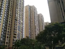 一线湖景房~门口就是地铁和公园~好楼层