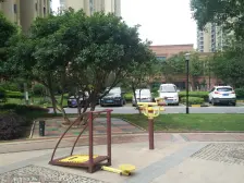 绿地玫瑰城 南北通透,采光好 装修好,环镜优美 视野好,诚心出售