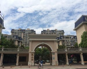 感觉住在公园里一楼带花园五角场合生汇一路之隔