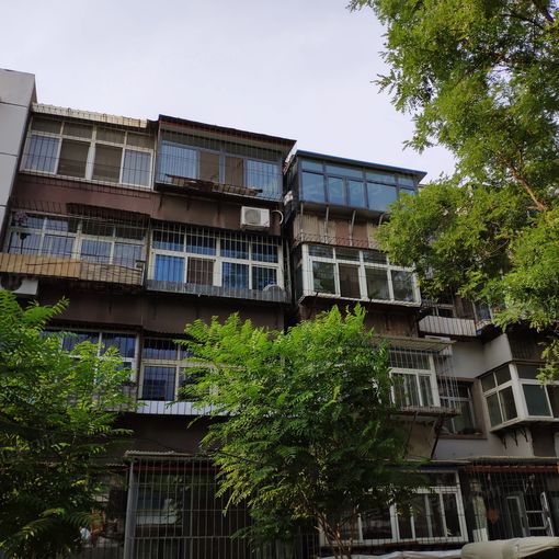 建国楼1室1厅1卫南北朝向650.00元/月出租