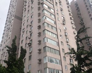 市南区,福州南路住宅小区,双南卧方正套二,电梯房
