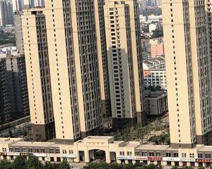 中华大街联纺路旁,近5年次新房,小区环境优美!