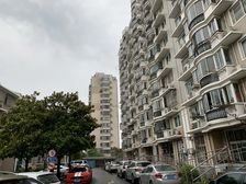 此房满五年,一梯两户,刚需三房,采光视野好