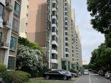 近地铁,装修好才2年南北全明两房,楼层佳,视野好!