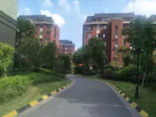 采光充足,主卧朝南,小区中心位置,中式风格