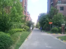 带产权车位,拎包入住 精装,采光好 新上房源